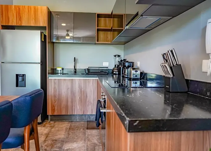 Apartment Chic 1brprivate Balcony Sauna, Gym & Wifi