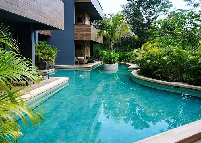 Chic 1brprivate Balcony Sauna, Gym & Wifi