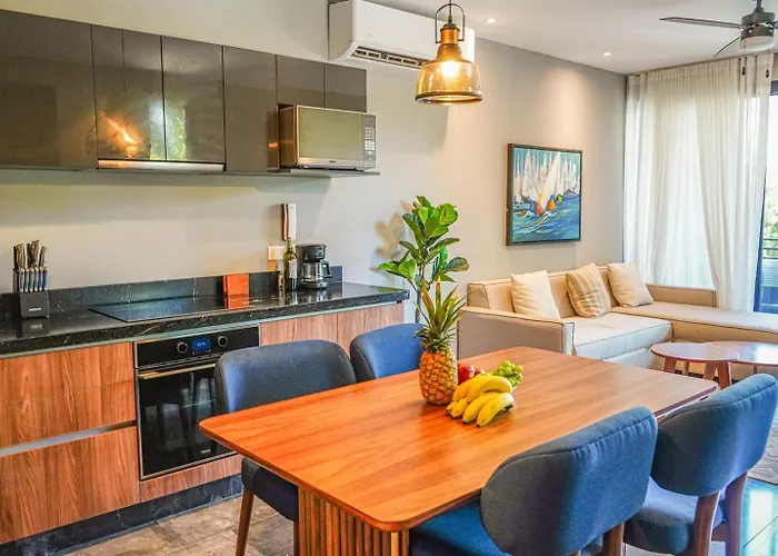 Chic 1brprivate Balcony Sauna, Gym & Wifi *