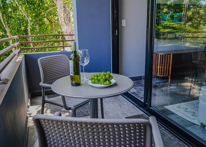 Apartment Chic 1brprivate Balcony Sauna, Gym & Wifi