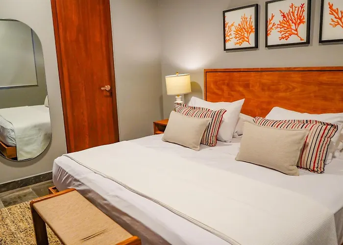 Chic 1brprivate Balcony Sauna, Gym & Wifi *