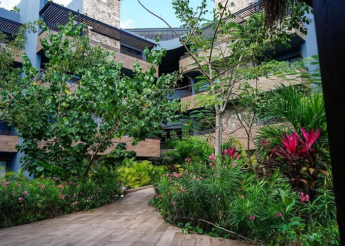 Chic 1brprivate Balcony Sauna, Gym & Wifi Apartment *