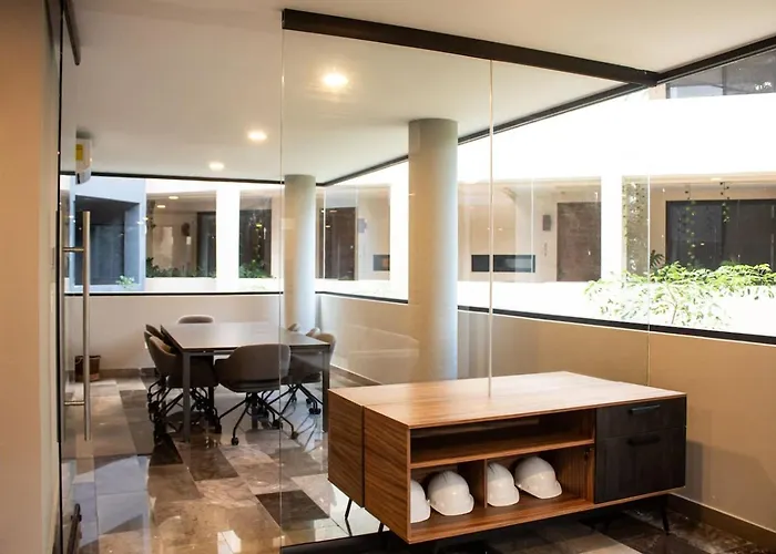 Chic 1brprivate Balcony Sauna, Gym & Wifi Apartment