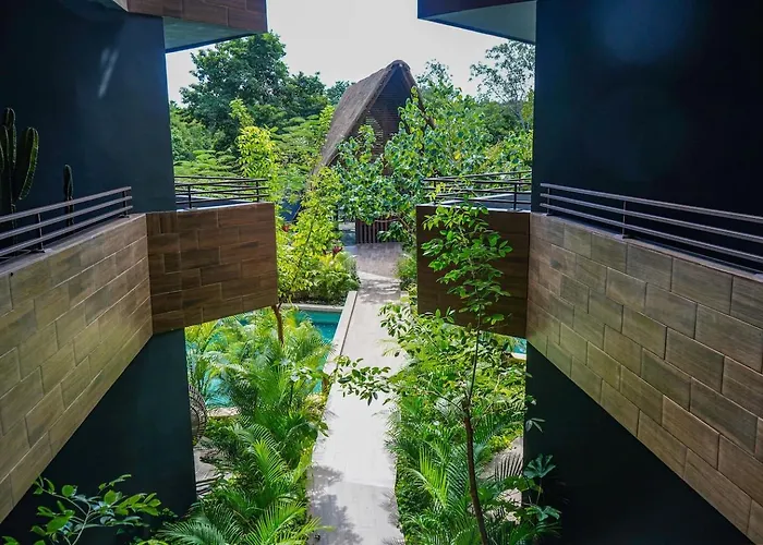 Chic 1brprivate Balcony Sauna, Gym & Wifi Apartment *